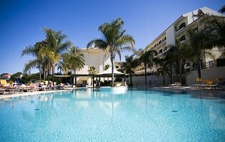 The Algarve To Carvoeiro Package Holidays