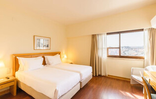 Roma Lisbon - Lisbon