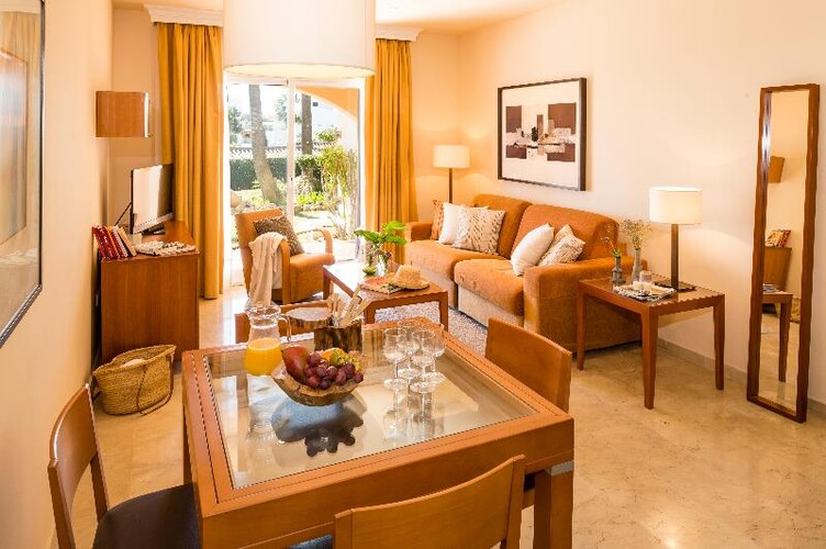 Ramada Hotel & Suites by Wyndham Costa del Sol photo 11