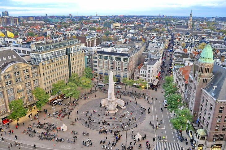 Destination Dam Square