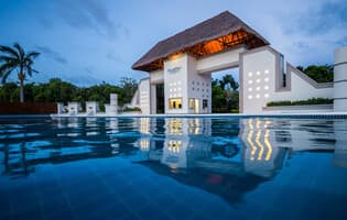 BlueBay Grand Esmeralda
